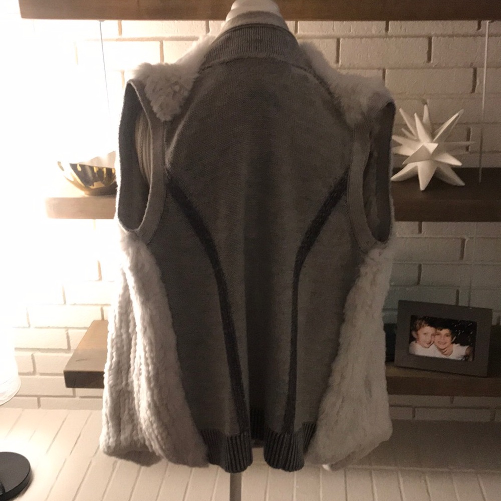 NWT Vince Fur Vest w/Sweater Back, Grey/white, Med - Picture 6 of 6